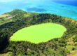 der lac dziani auf mayotte ist ein zauberhafter ort an dem man spazierengehen kann