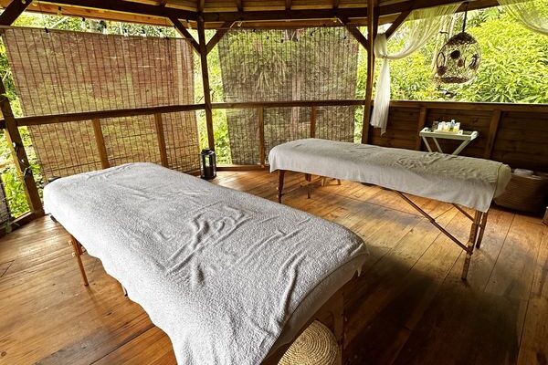 message bungalow Massage in Parc aux orchidée in Pointe Noire