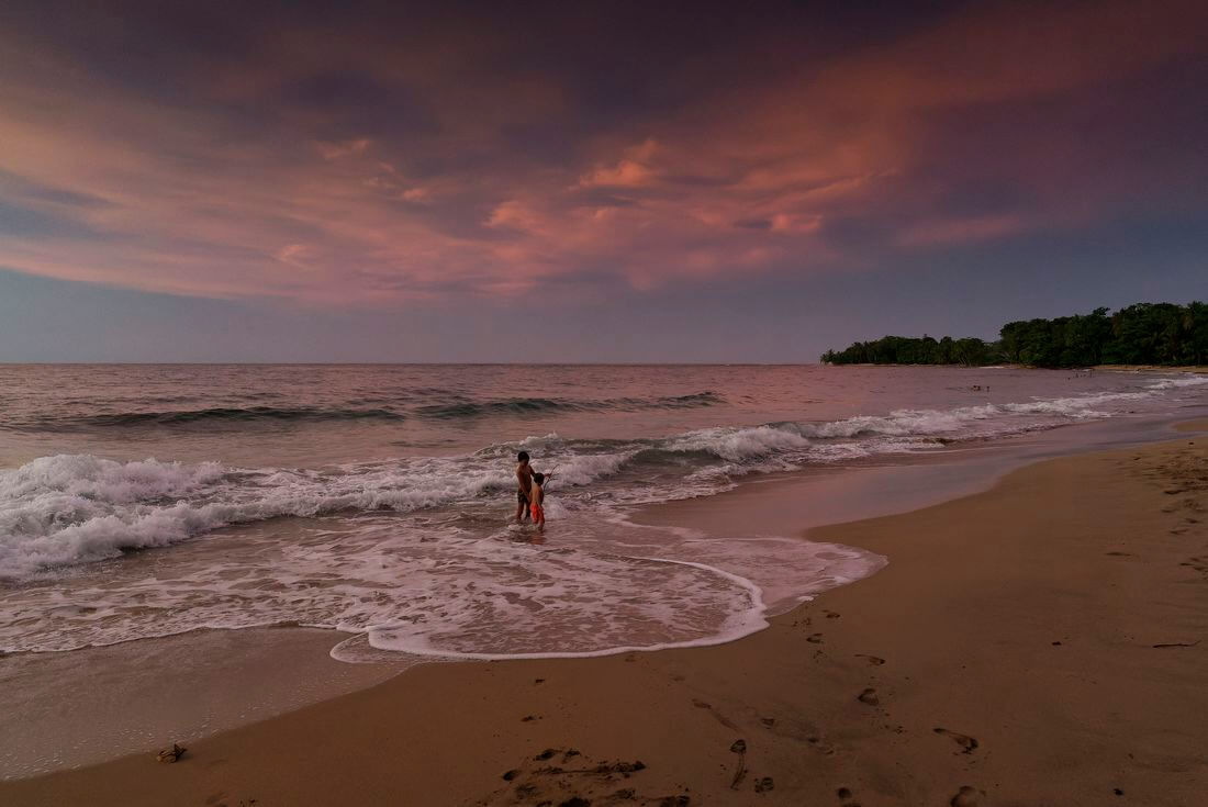 Sonnenuntergang in Cahuita sonnenuntergang in costa rica