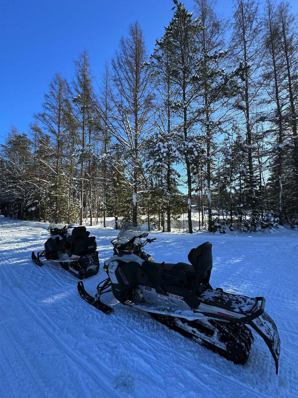 unser schneemobil in quebec unser fahrzeug im schnee