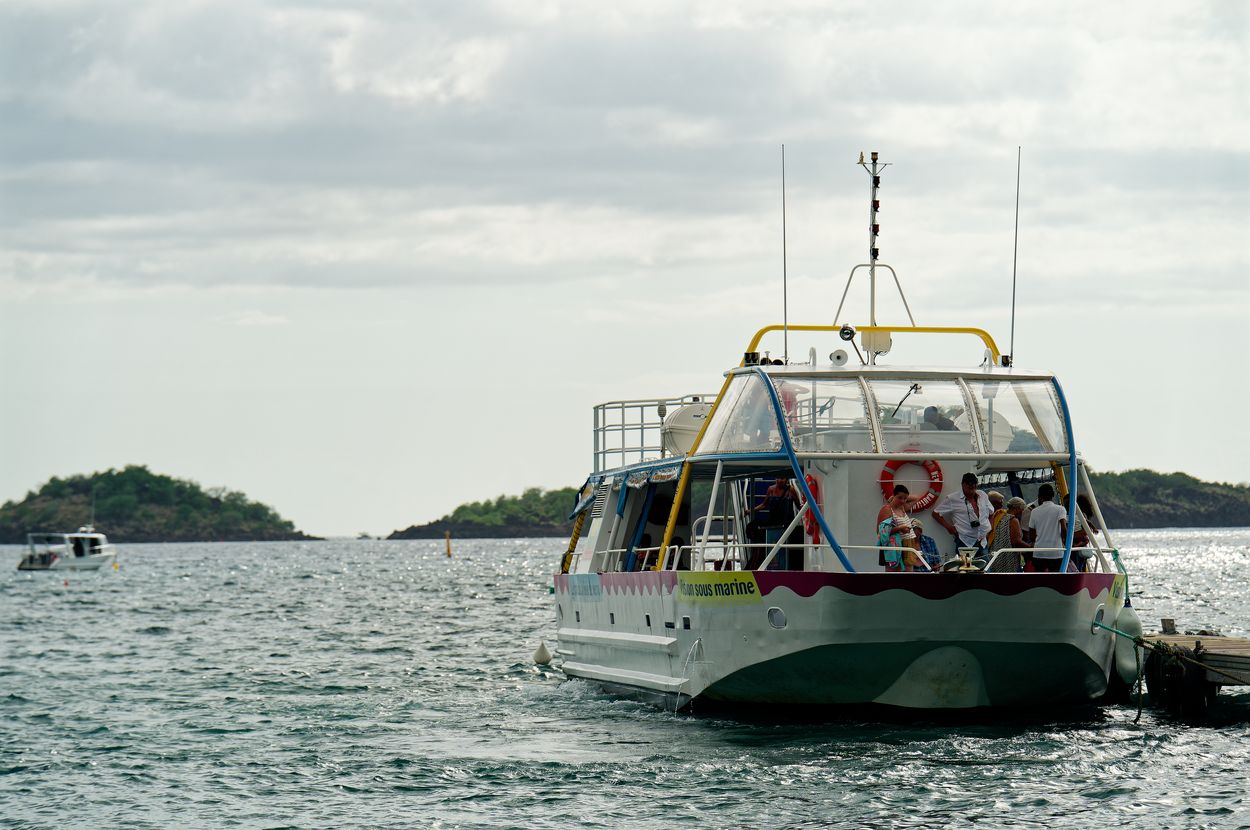 bateau fond de verre réserve cousteau bateau fond de verre réserve cousteau