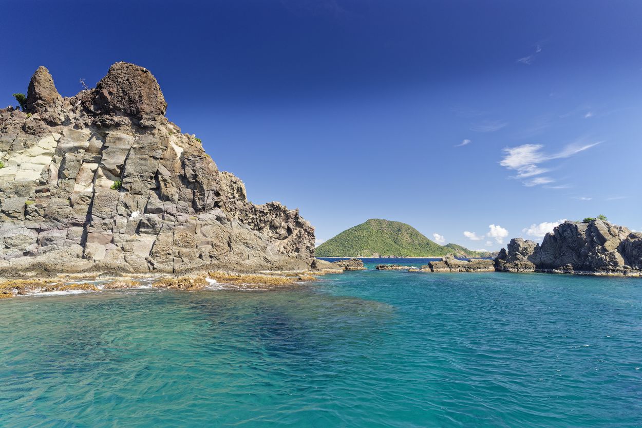 eaux turquoise en bateau aux saintes les augustins saintes