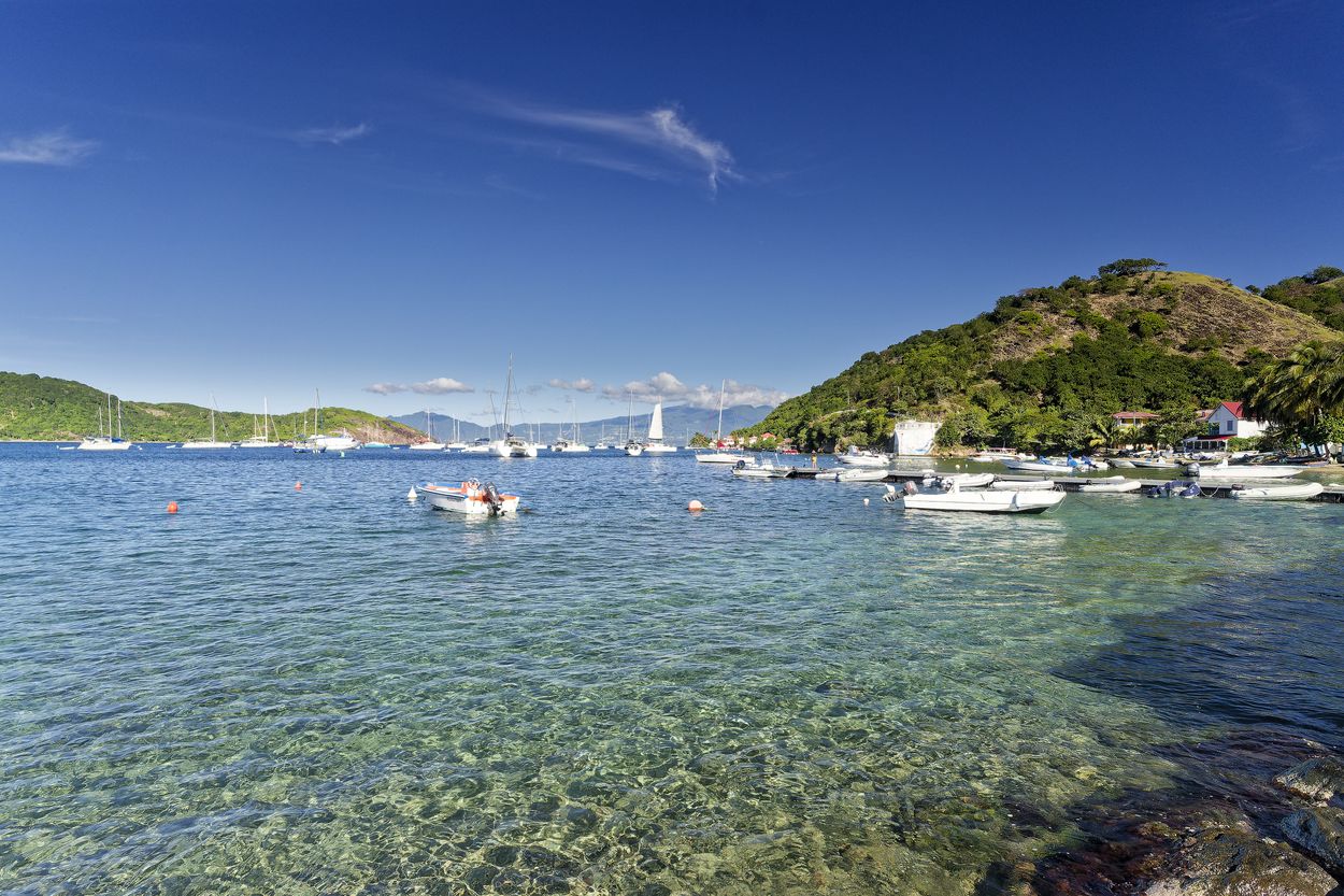 faire du bateau aux saintes mer turquoise aux saintes