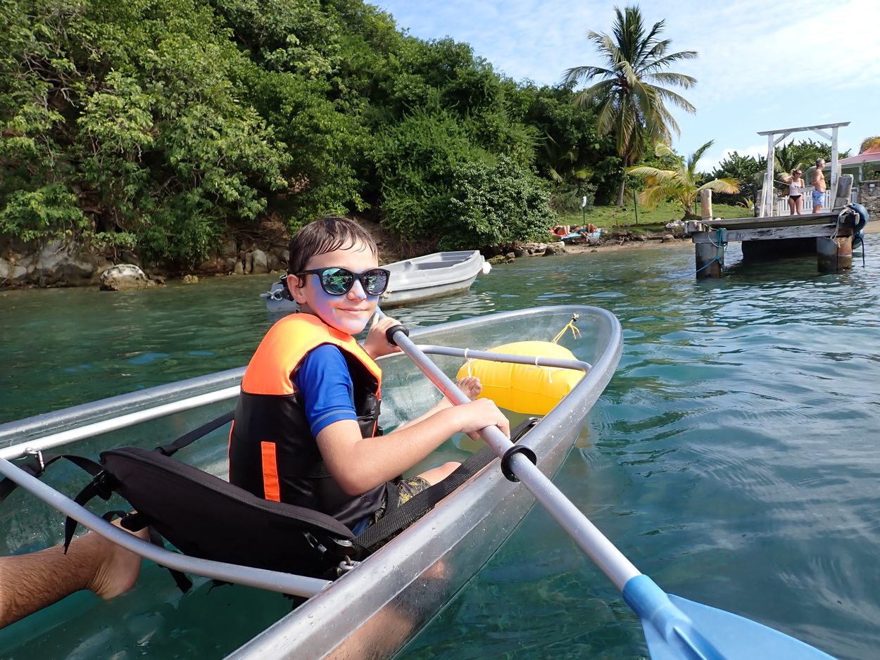 kayak transparent loisirs aux saintes kayak transparent en famille