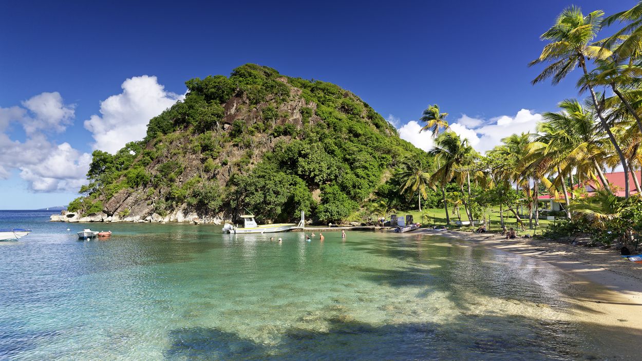 saintes beaches pain de sucre beach