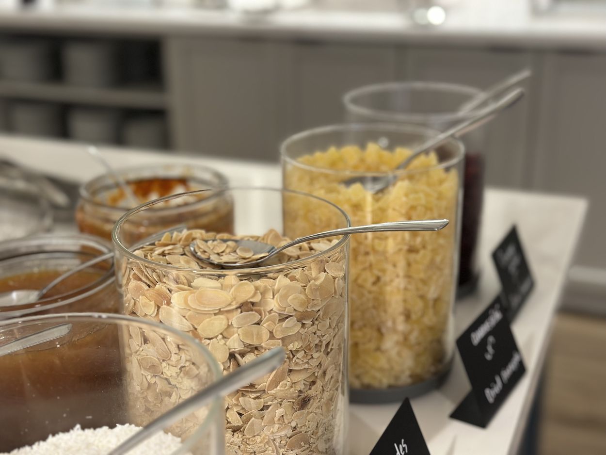 breakfast cereal Morning service Hyatt Place Montreal - Downtown