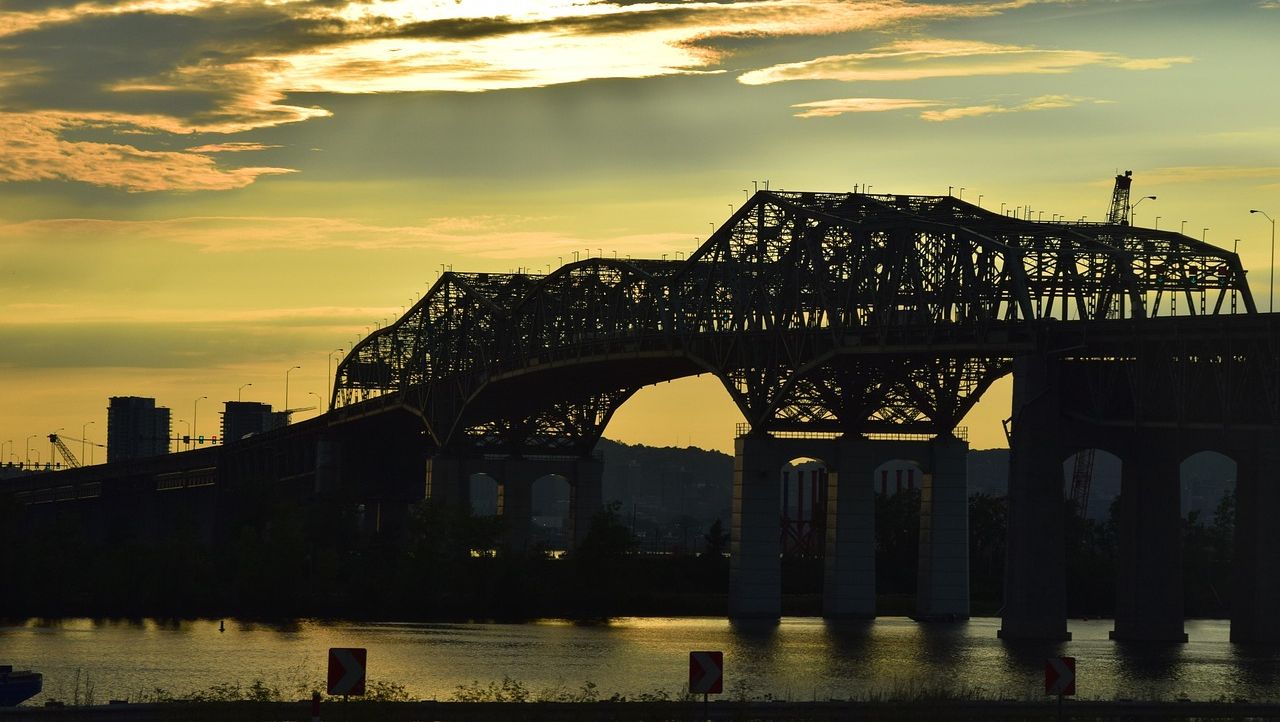 pont de montreal coucher de soleil à montreal