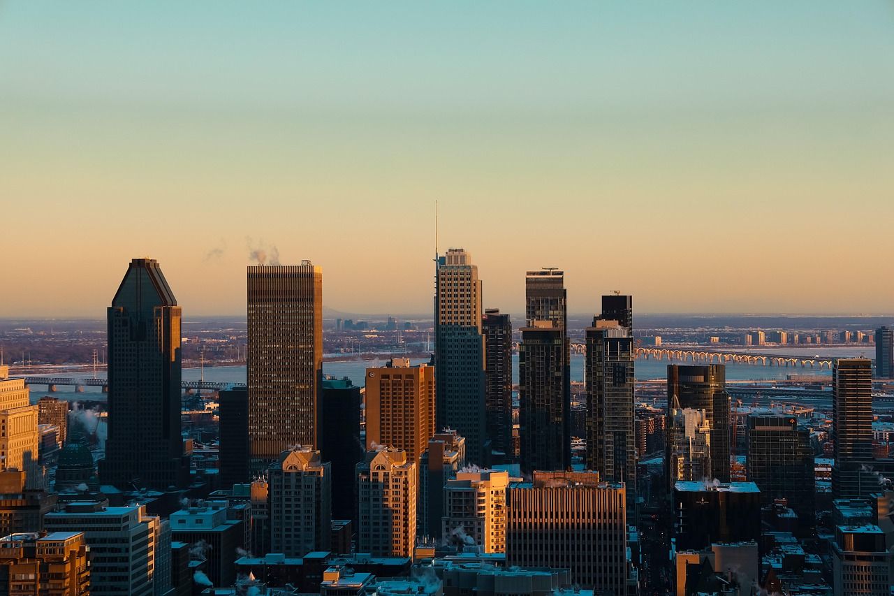 vu de la ville de montréal building de montreal