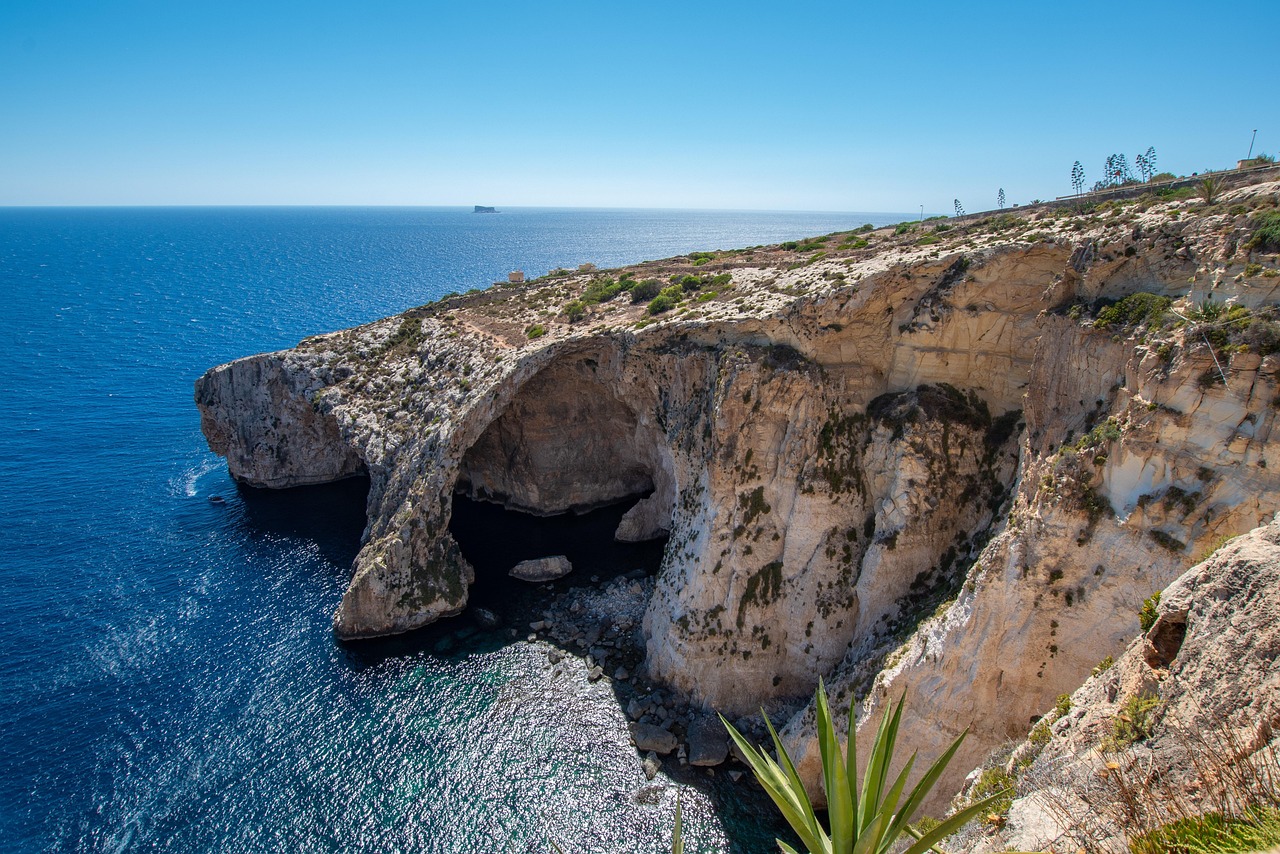 travel to malta