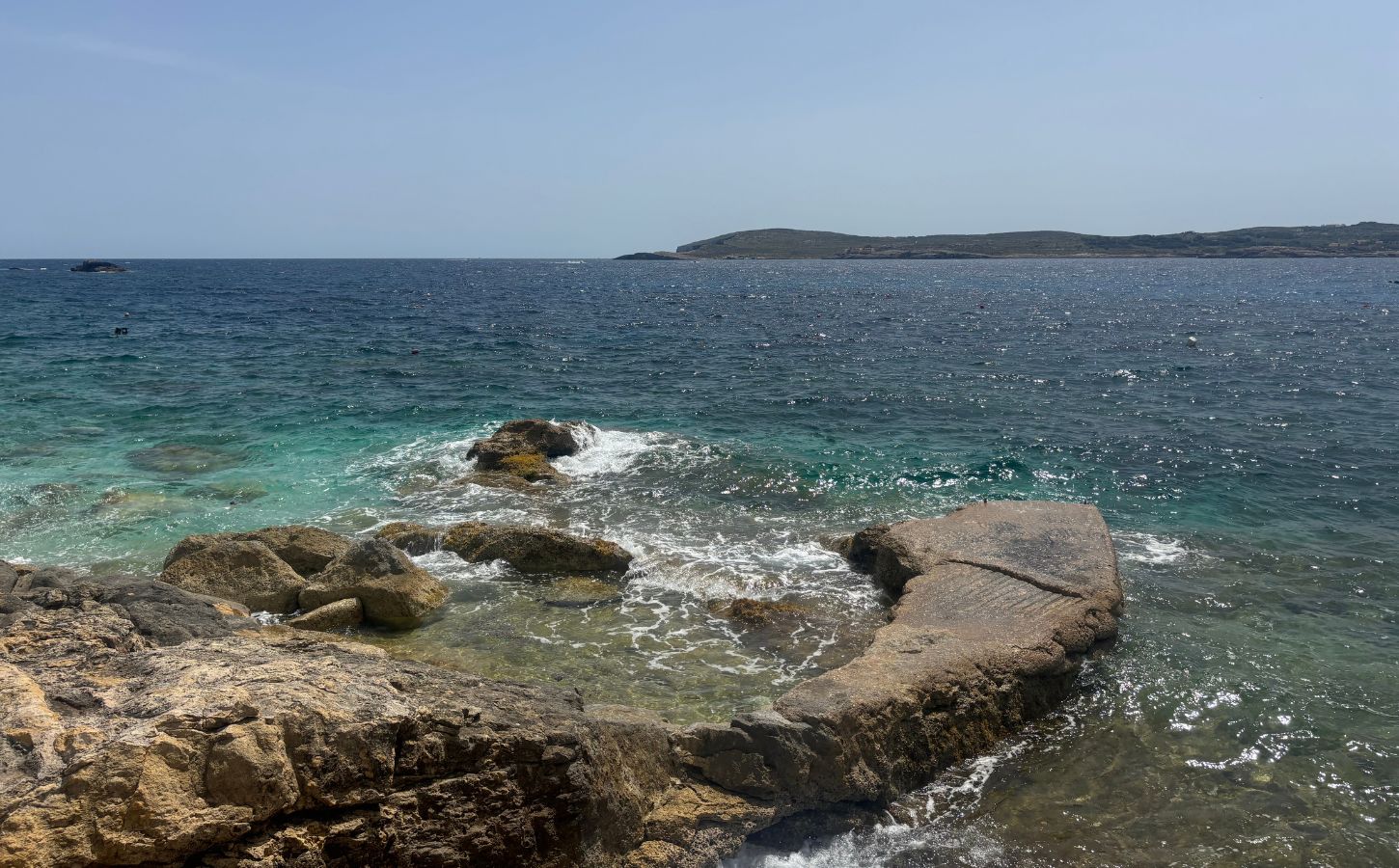 les côtes de gozo gozo face à comino