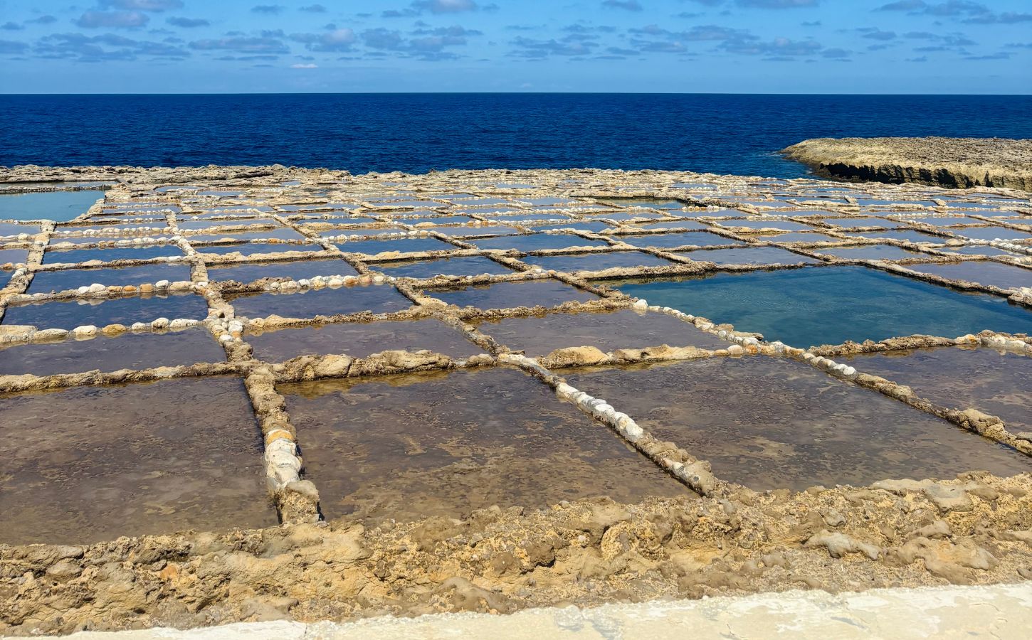 récolte sel marin gozo marais salants malte