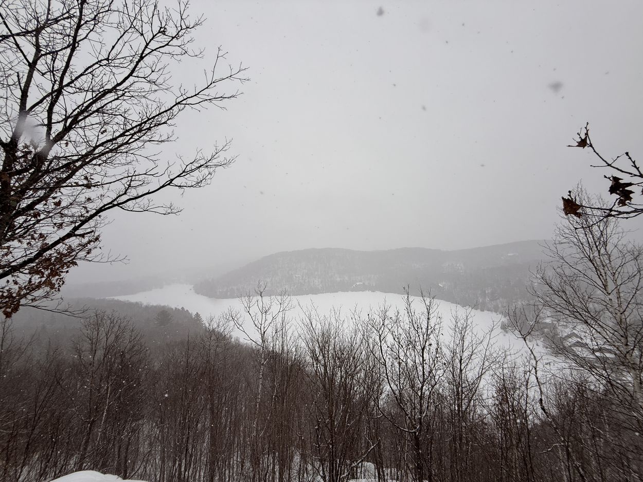 Seeblick mit dem Schneemobil blick auf den lac morency
