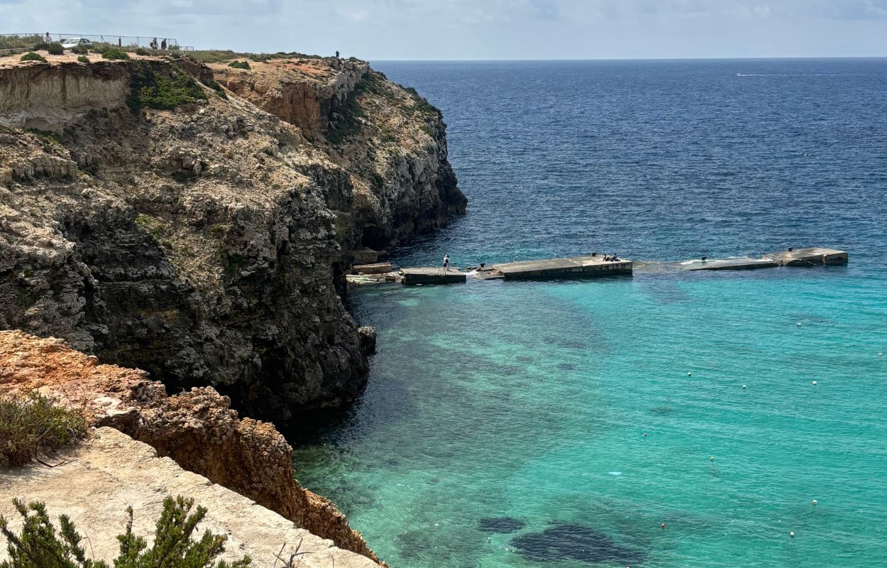 anchor bay auf malta anchor bay strand malta