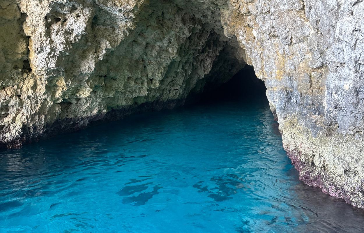 Rund um Gozo Bootsausflug höhle um gozo