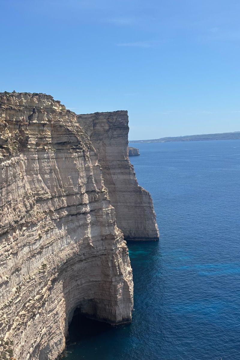 Klippen von Gozo Malta blick auf die klippen von gozo
