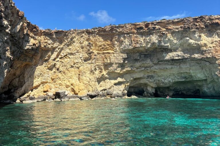 visiter l’île de Comino à malte crystal lagoon à comino