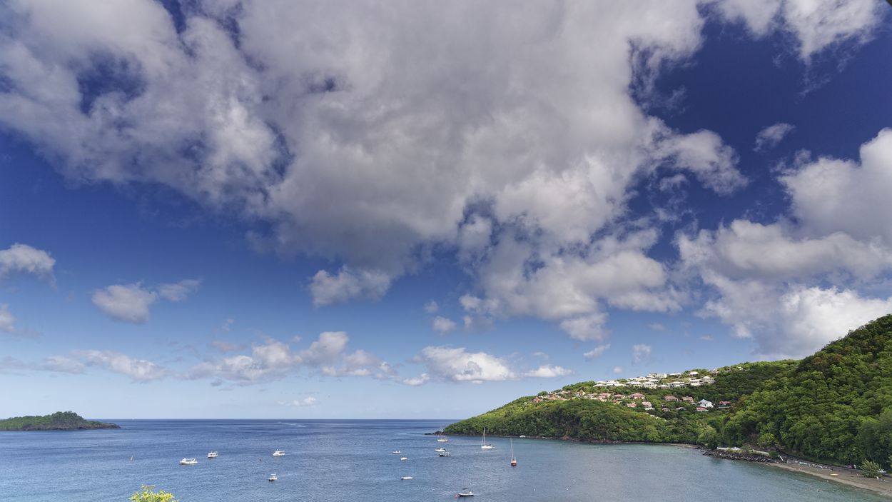 vue plage de malendure depuis le jardin des ilets vue sur la baie depuis le jardin des ilets