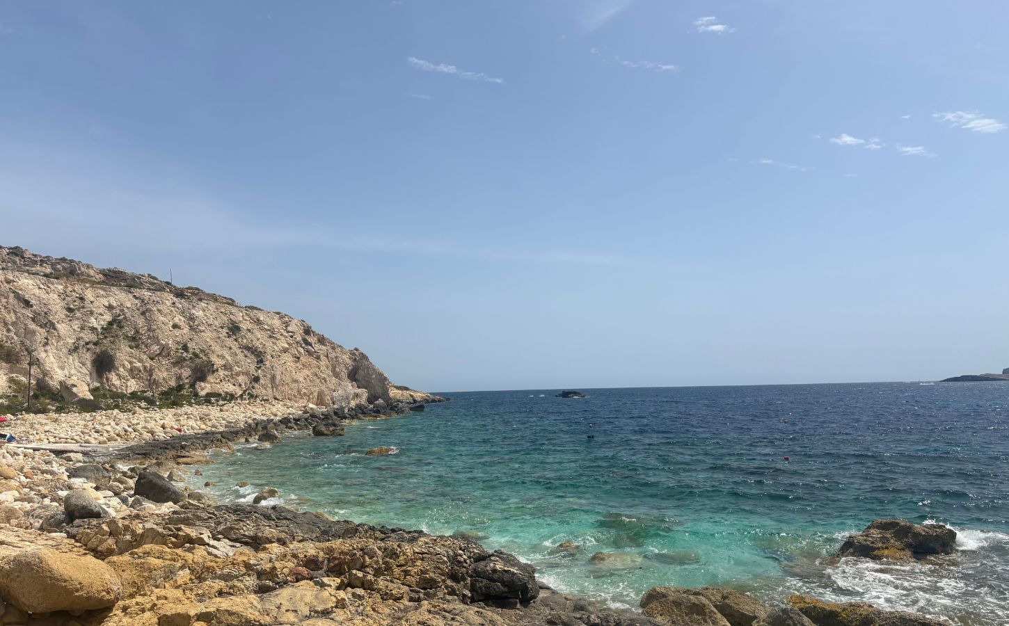 hondoq bay à gozo baie cachée hondoq bay eau turquoise