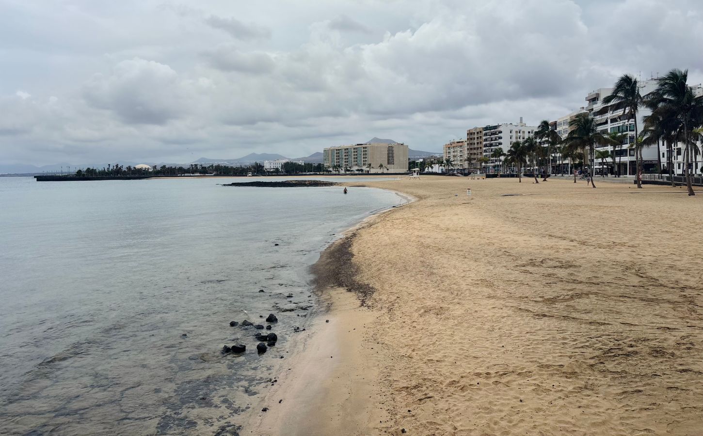 el reducto en arrecife playa de la capital de lanzarote
