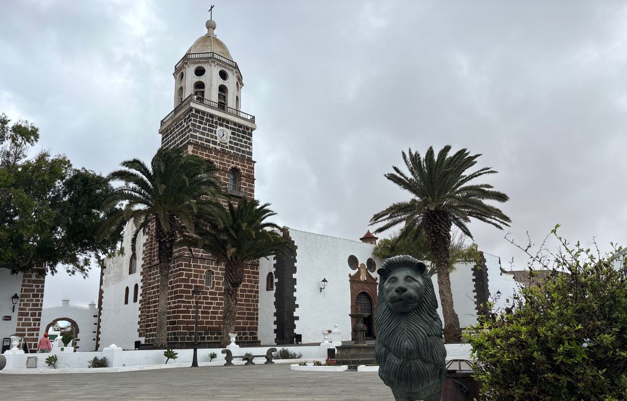 teguise en lanzarote bonito pueblo de lanzarote