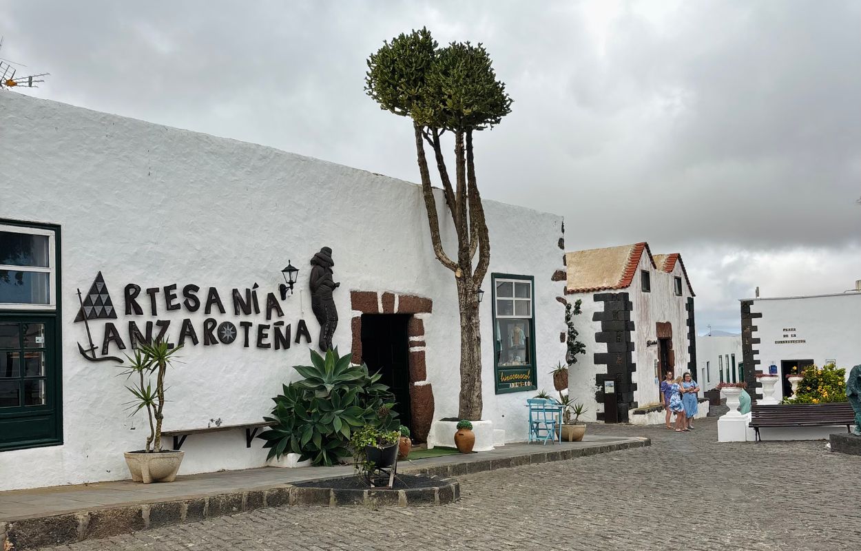 pueblo teguise canarias tienda de artesanía teguise