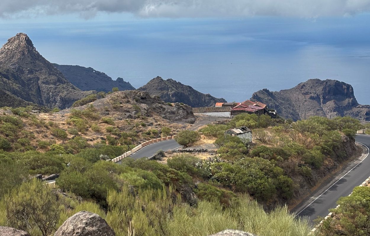 kurvige Straßen auf Teneriffa bergstraßen nach masca