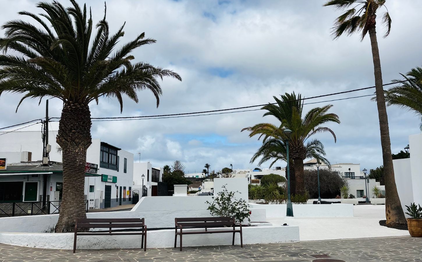Die besten Aktivitäten auf Lanzarote weiße häuser auf lanzarote