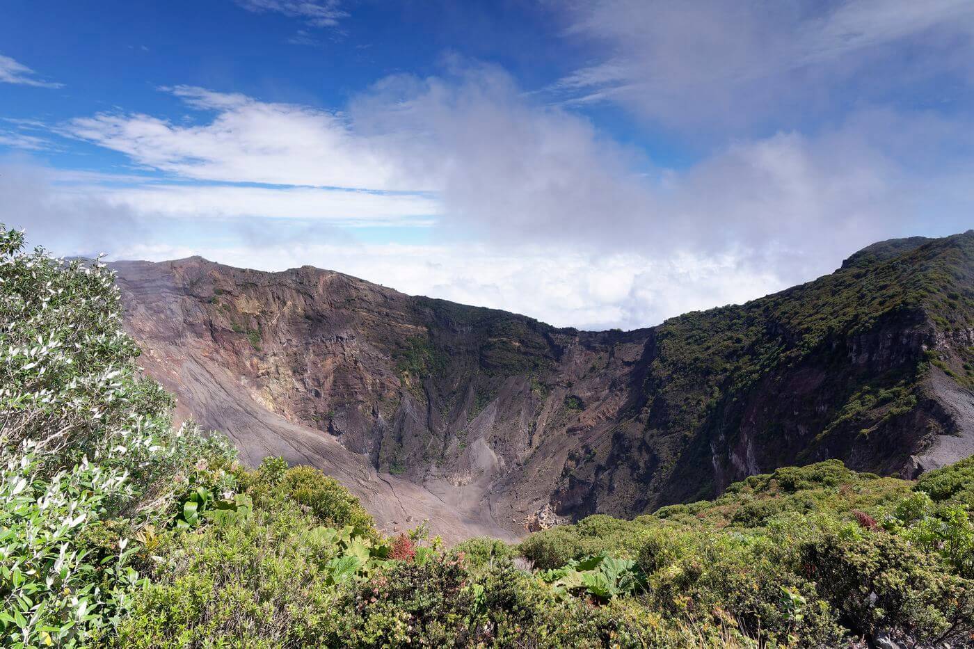 Cráter del Irazú Cráter del volcán Irazú en Costa Rica