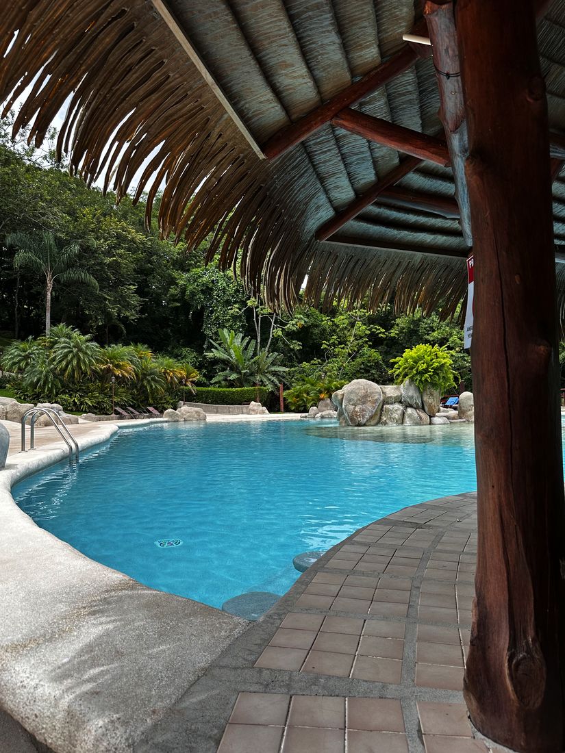 Piscina en el Resort Borinquen Resort Borinquen en Costa Rica
