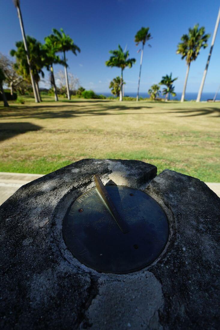 Reloj de sol en el parque del Codrington College Reloj de sol en el parque del Codrington College, Barbados
