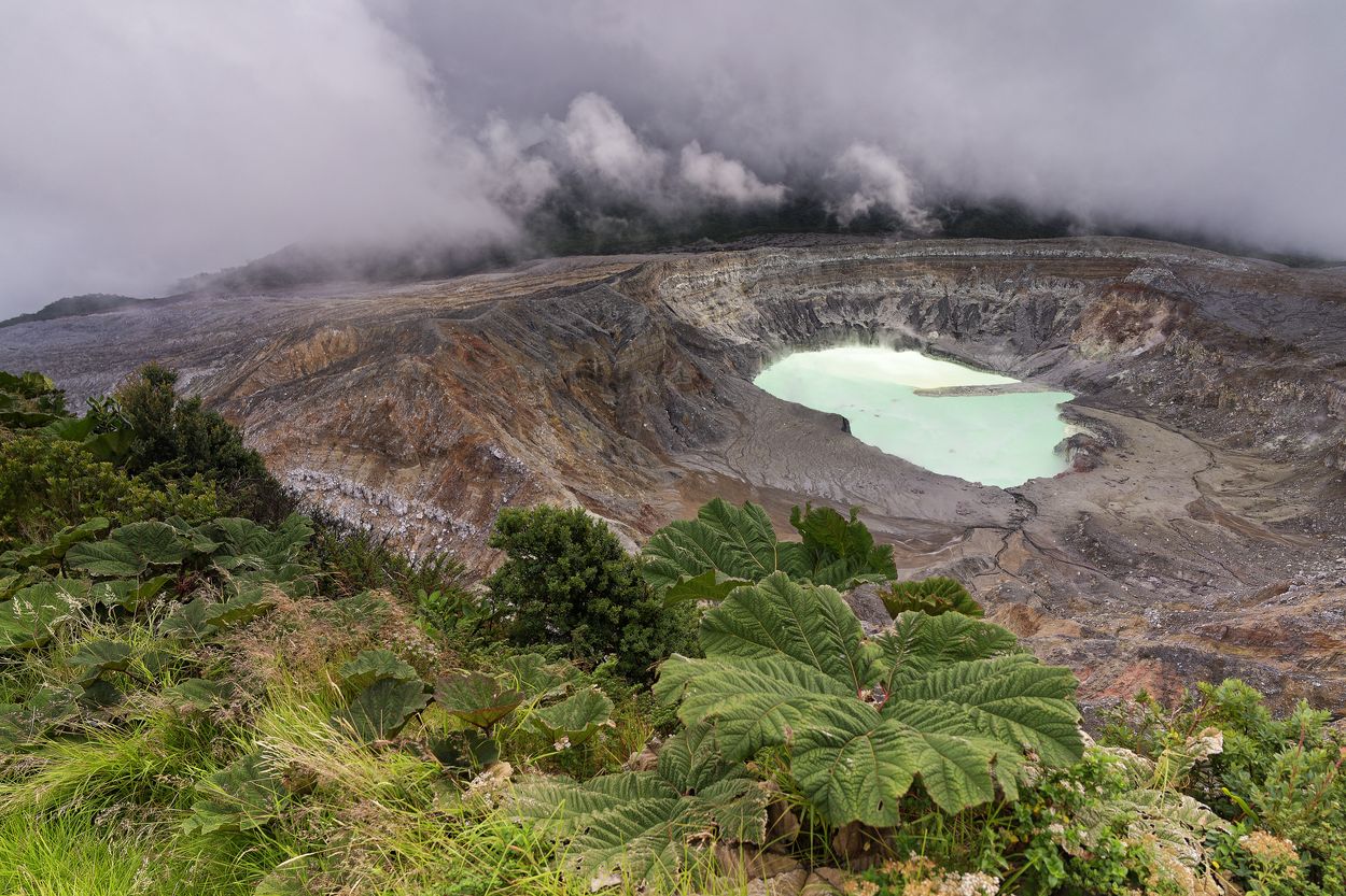 Volcán Poás Bajos del Toro en el volcán Poás