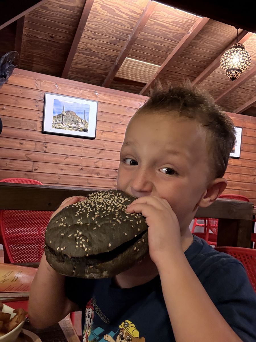Téo auf der O Ranch Téo und sein Burger