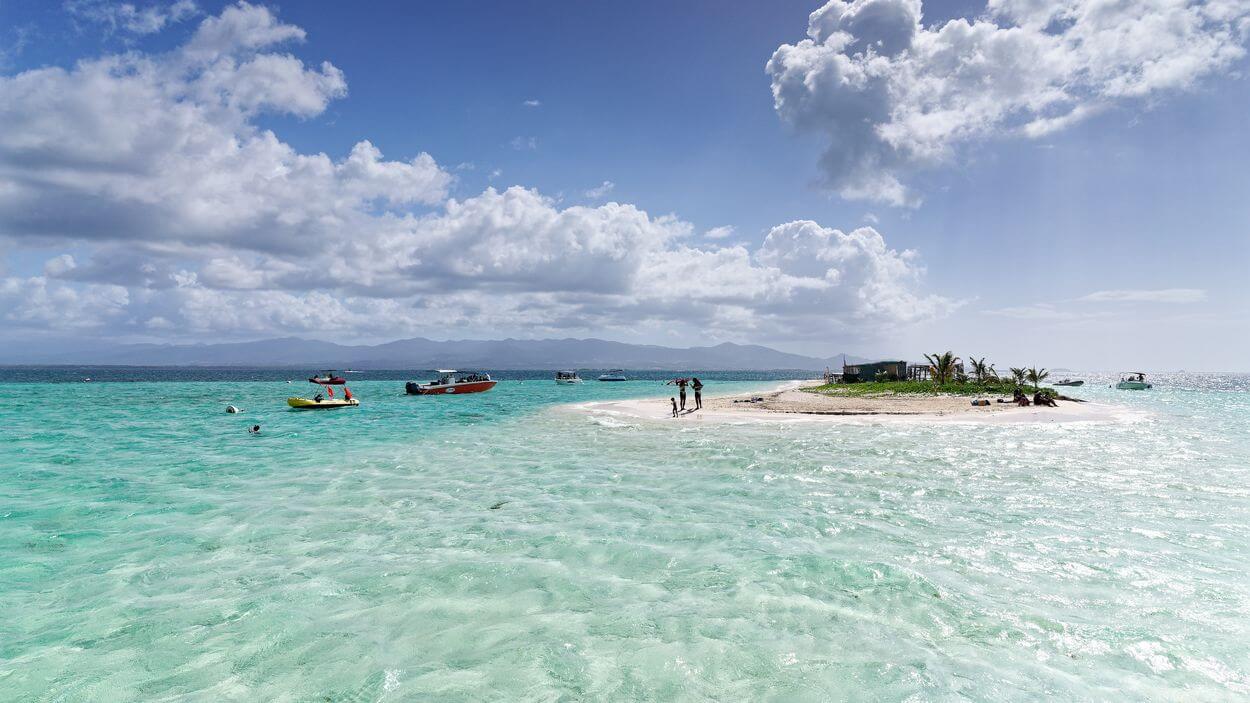 Ankunft auf Îlet Caret in Guadeloupe Ankunft auf Îlet Caret in Guadeloupe