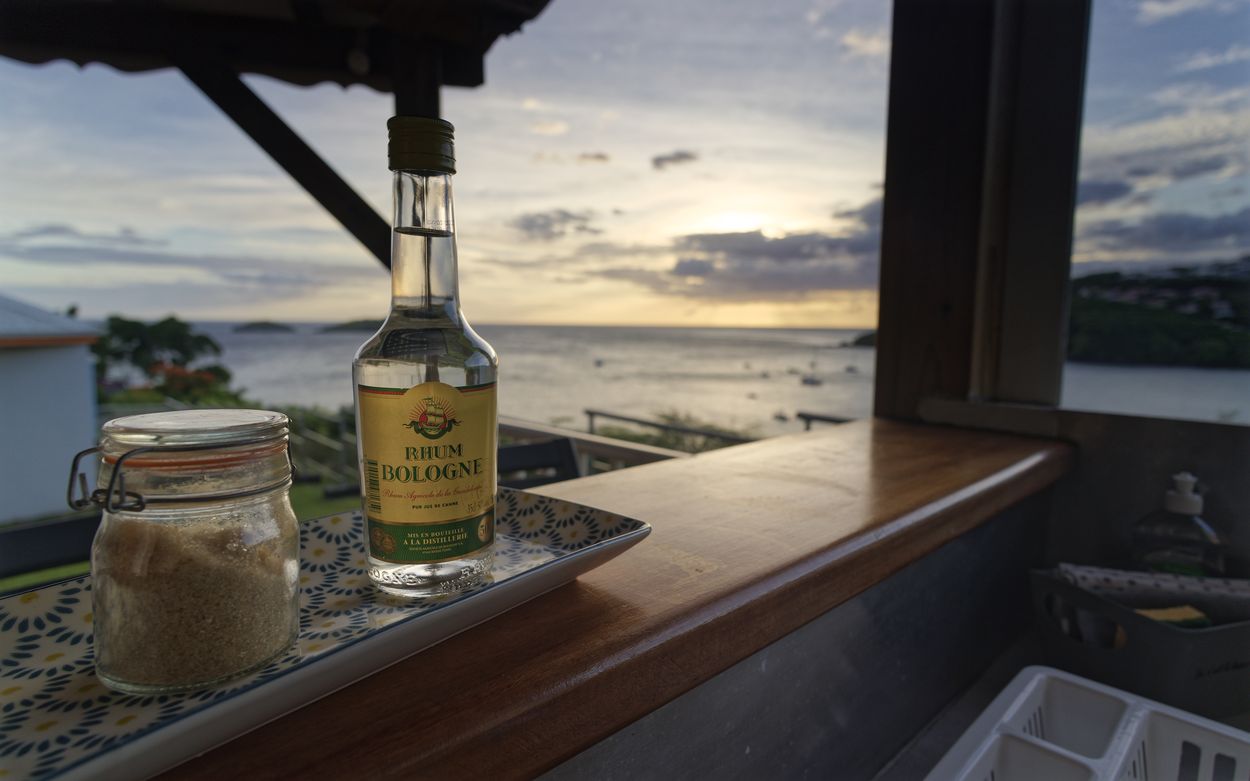 Kostenlose Flasche bei Ankunft angeboten Kostenlose Flasche Rum
