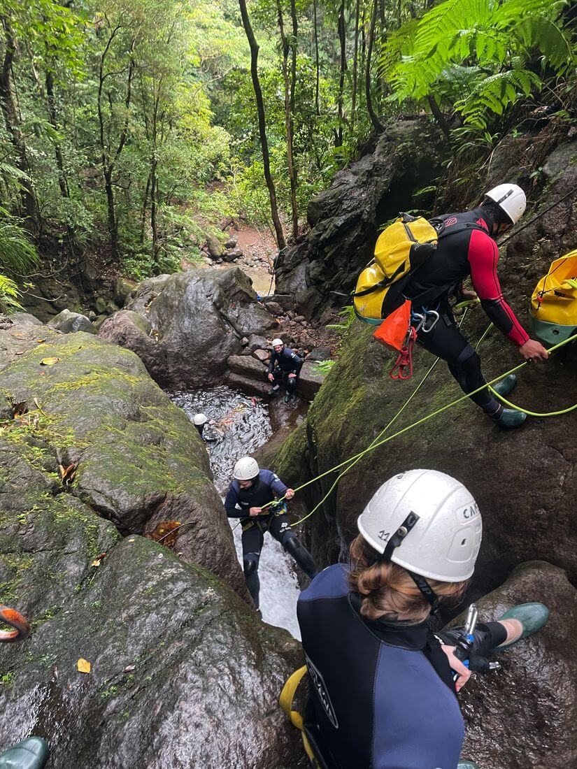 Abseilen beim Canyoning Canyoning und Abseilen in Guadeloupe
