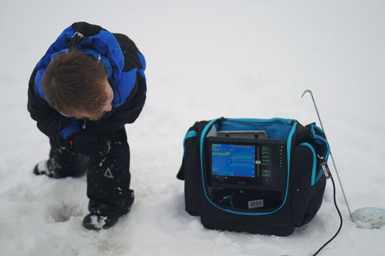 Téo und Sonar auf dem Eis Sonar und Téo