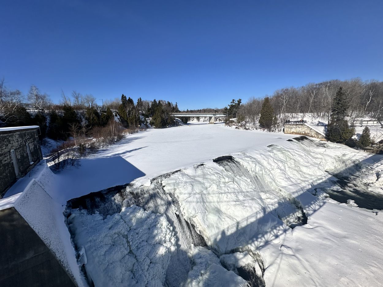 Blick oberhalb des Wasserfalls Oberhalb des Wasserfalls