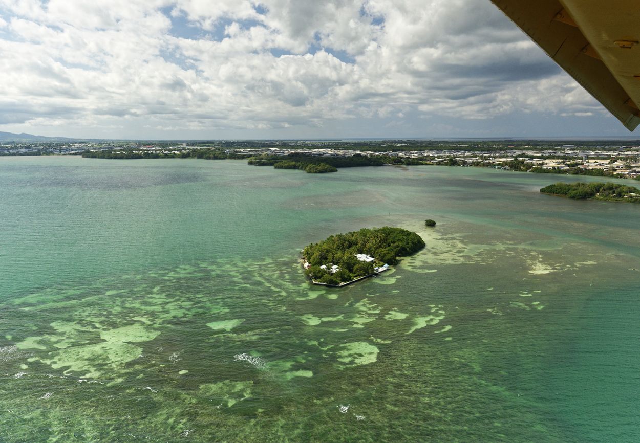 Îlet Chasse mit dem Wasserflugzeug Îlet Chasse in Le Gosier