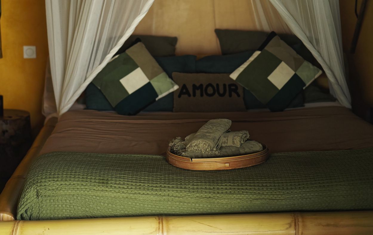 Kazamour-Bett Kazamour-Bett