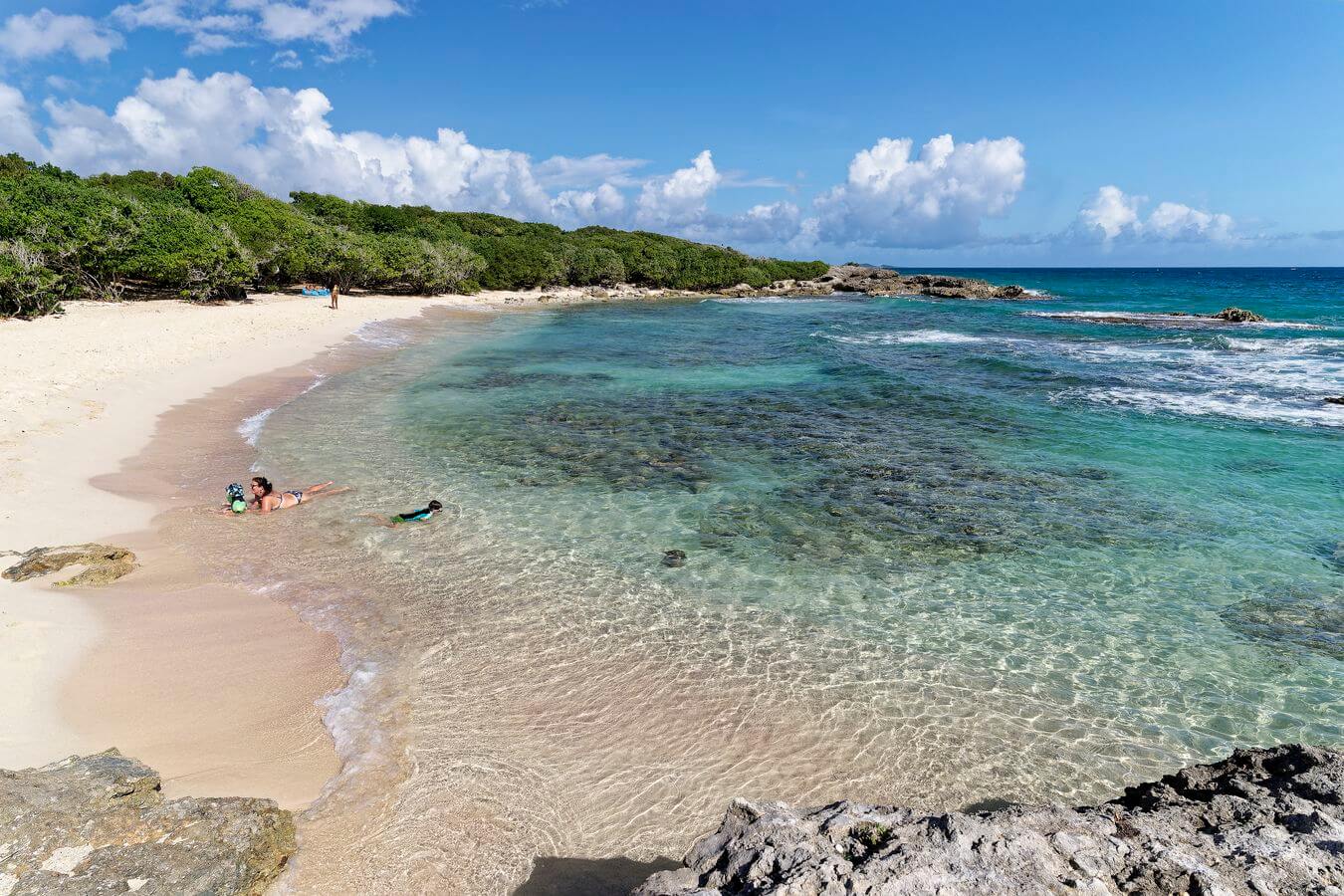 Strand in der Nähe des La-Douche-Bereichs Strand in der Nähe des La-Douche-Bereichs, Guadeloupe