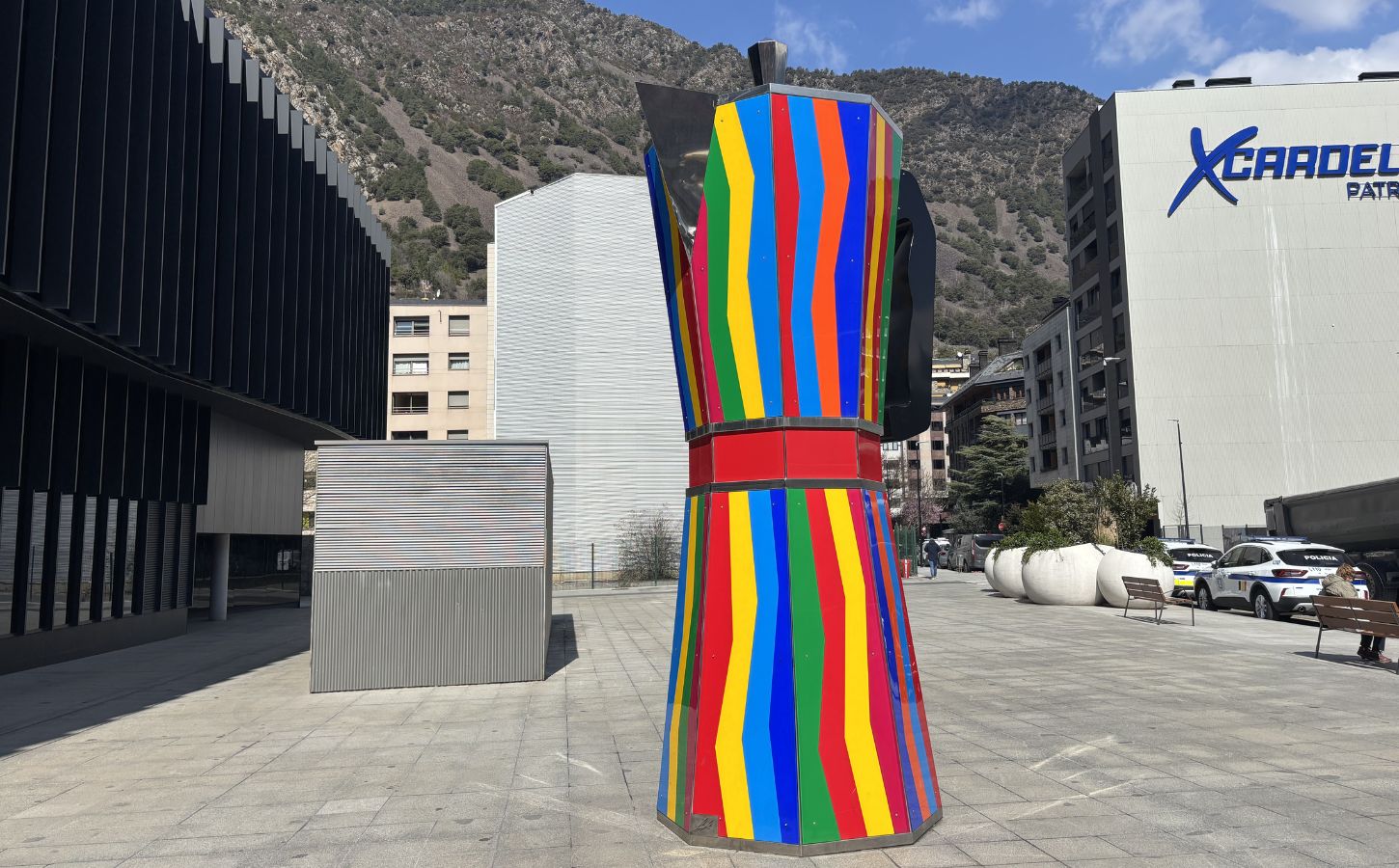 Skulptur in Andorra la Vella Kaffeemaschinen-Skulptur