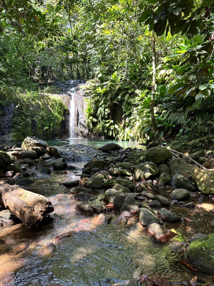 waterfall_bis waterfall from farther away