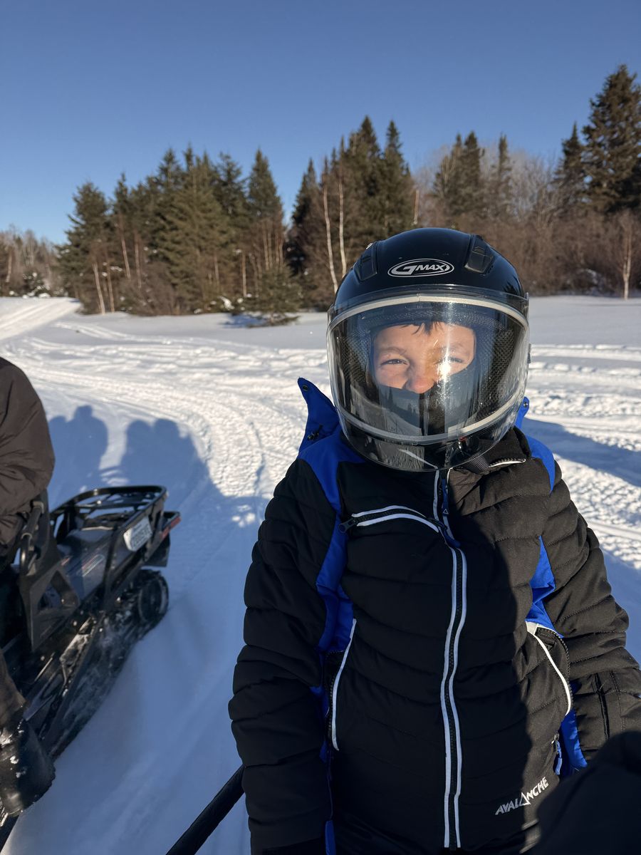 Louis and the snowmobile Louis and a break