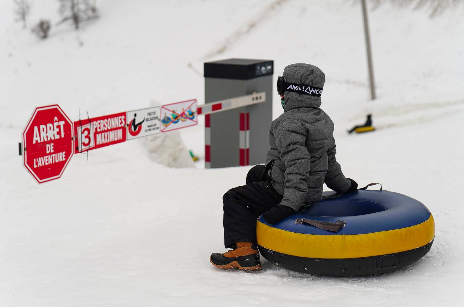 Inicio del snow tubing salida de la pista de snow tubing en Mont Tremblant