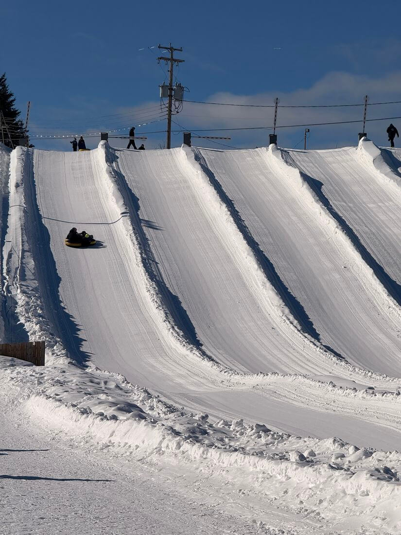 Descenso en tubing de nieve Descenso en tubing de nieve en Mont Tremblant