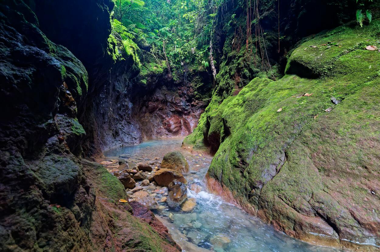 Hermosa entrada del cañón entrada del cañón