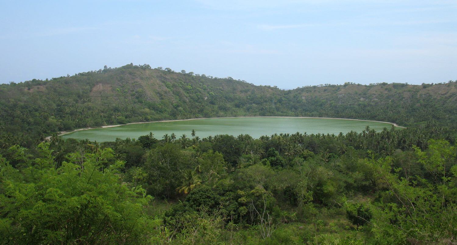 lago Dziani Mayotte paseo alrededor del lago Dziani