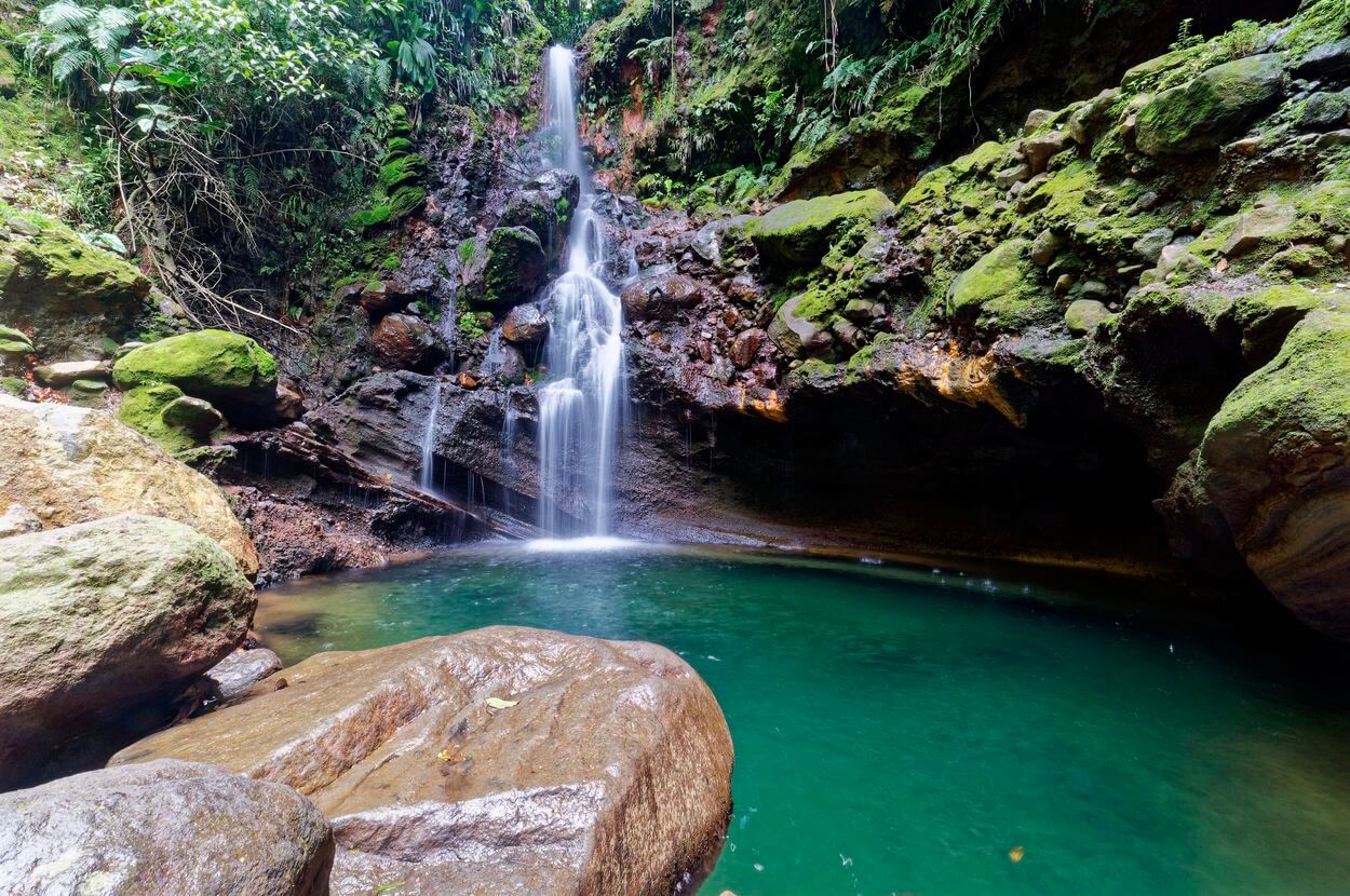 bahía de la cascada Parabole bahía de la cascada Parabole