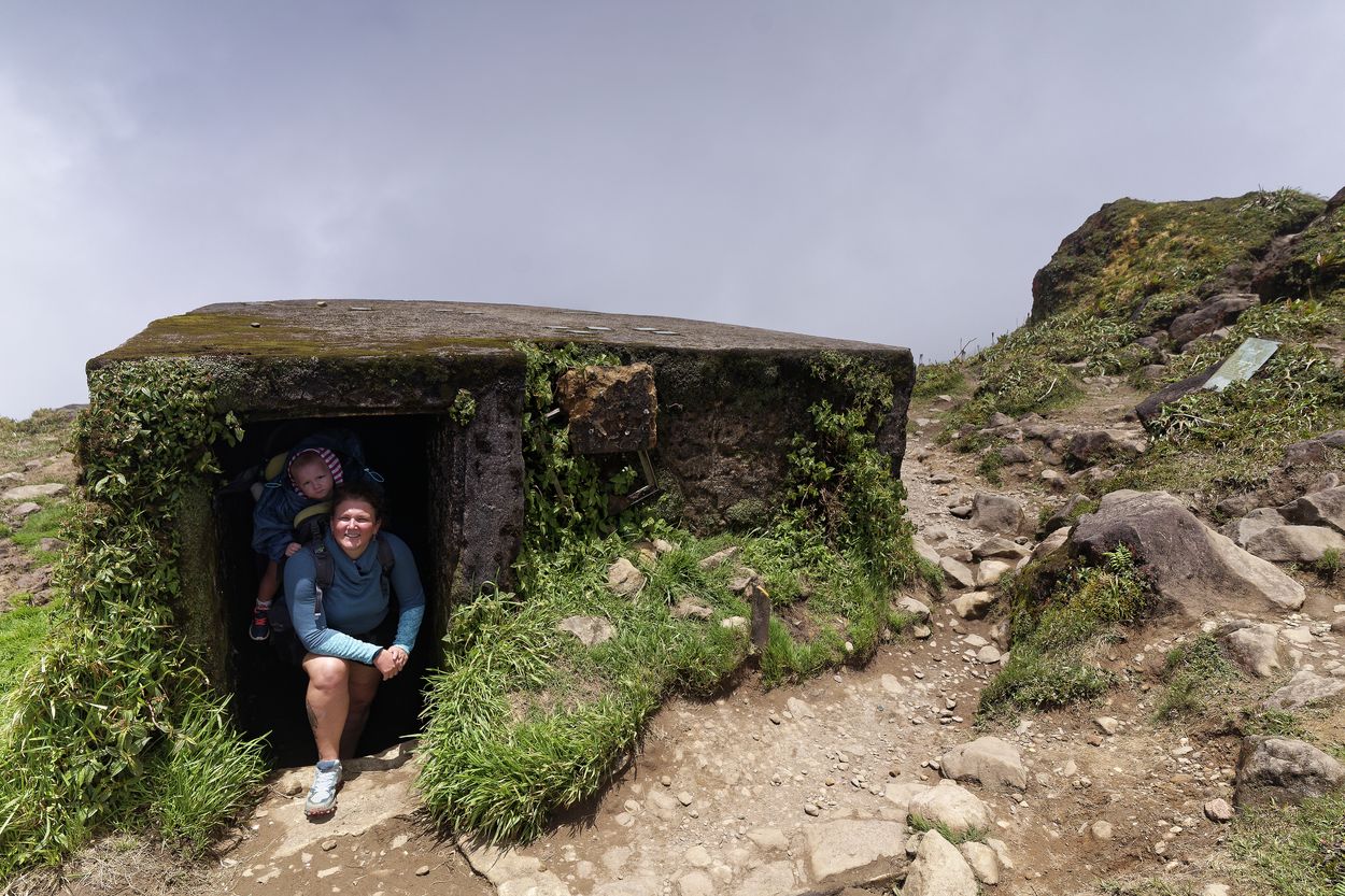 búnker en la cumbre de La Soufrière búnker en La Soufrière