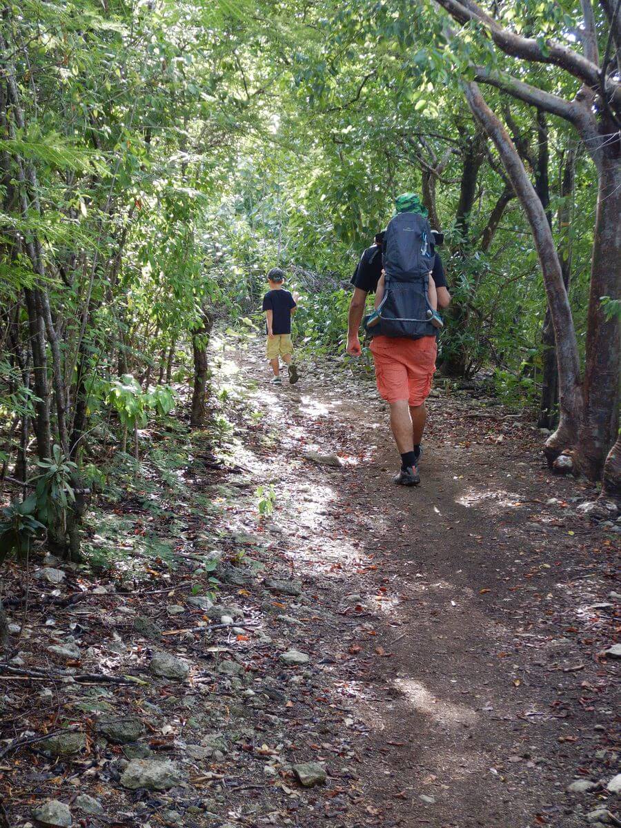 sendero en Pointe des Châteaux nosotros en Pointe des Châteaux, Guadalupe